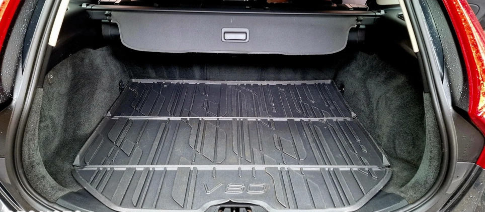 Volvo V60 cena 32999 przebieg: 220000, rok produkcji 2013 z Lubycza Królewska małe 667
